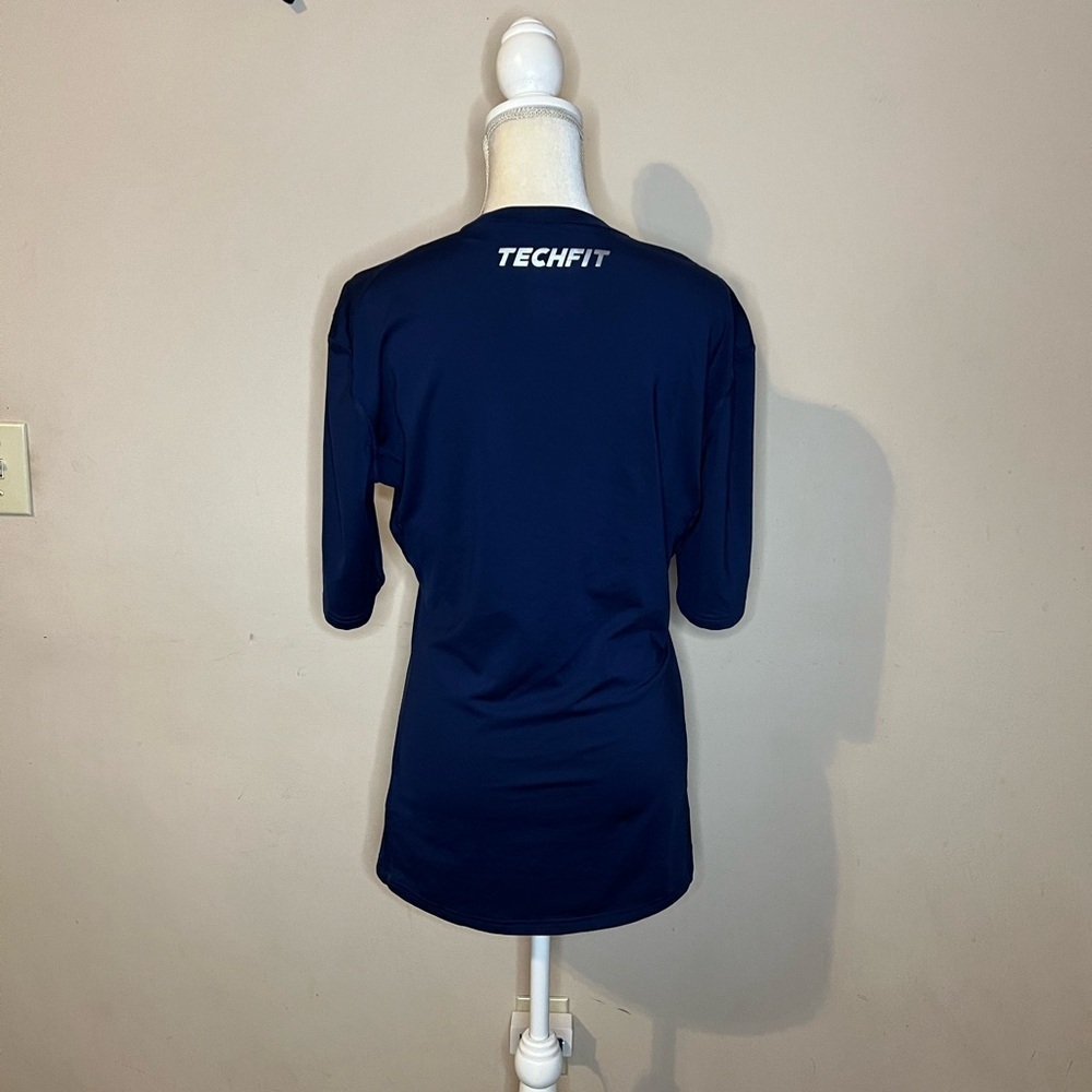⭐️Adidas TechFit Navy Blue T-Shirt - Picture 4 of 9